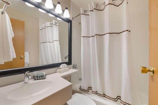 Best Western University Inn image 65