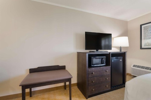 Best Western University Inn image 8